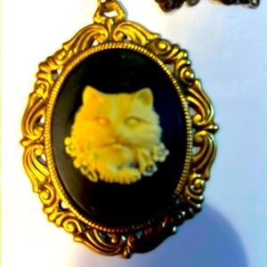 Vintage Cameo Cat Necklace